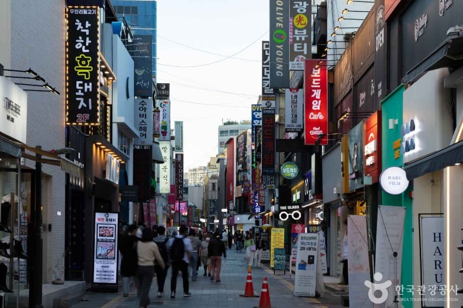 Chungjang-ro Street thumbnail 3