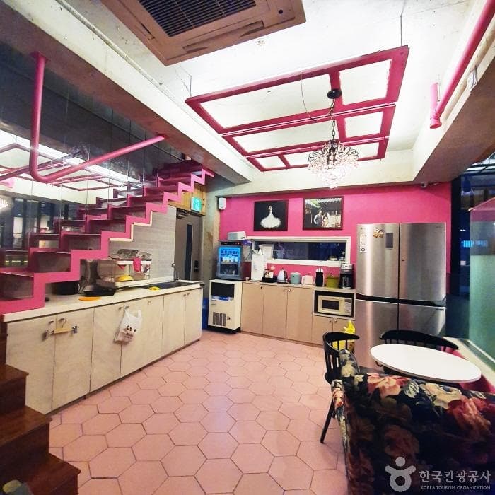 Arie-ne guesthouse thumbnail 3