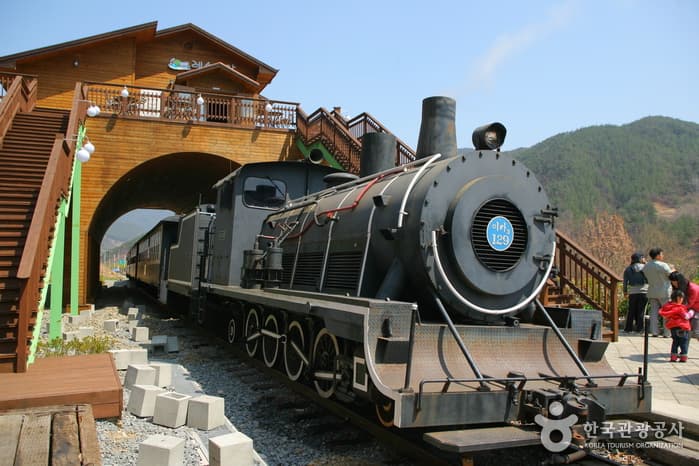 Seomjingang Train Village thumbnail 3