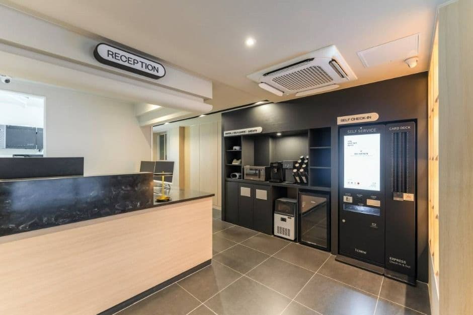 Aank Hotel Yeongdeungpo thumbnail 3