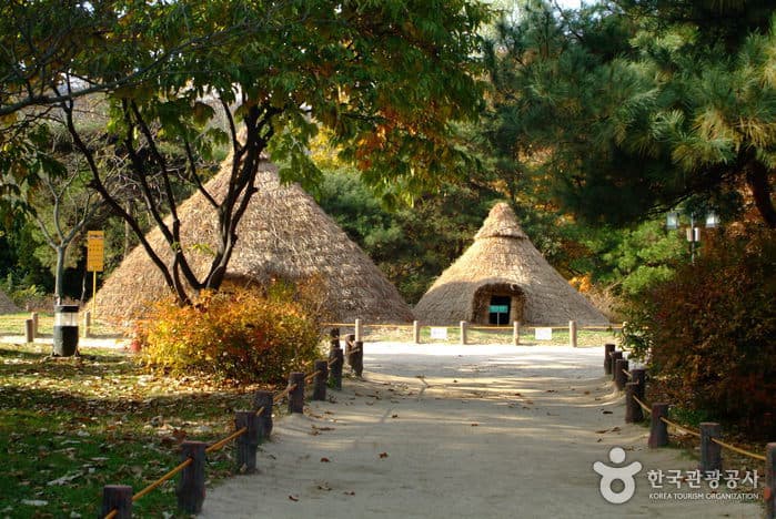 Archaeological Site in Amsa-dong, Seoul selected image