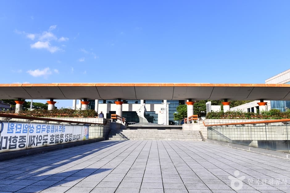 Gwangju Arts Center selected image